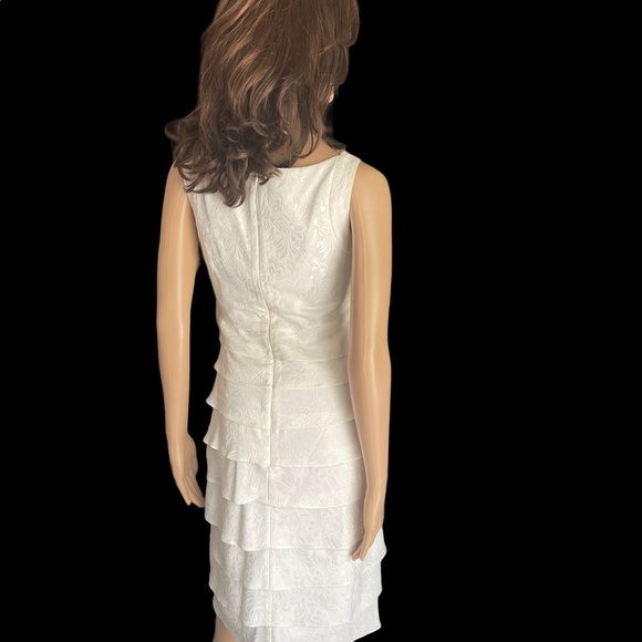 London Times Ivory Ruffle Dress size 6 - Picture 4 of 11